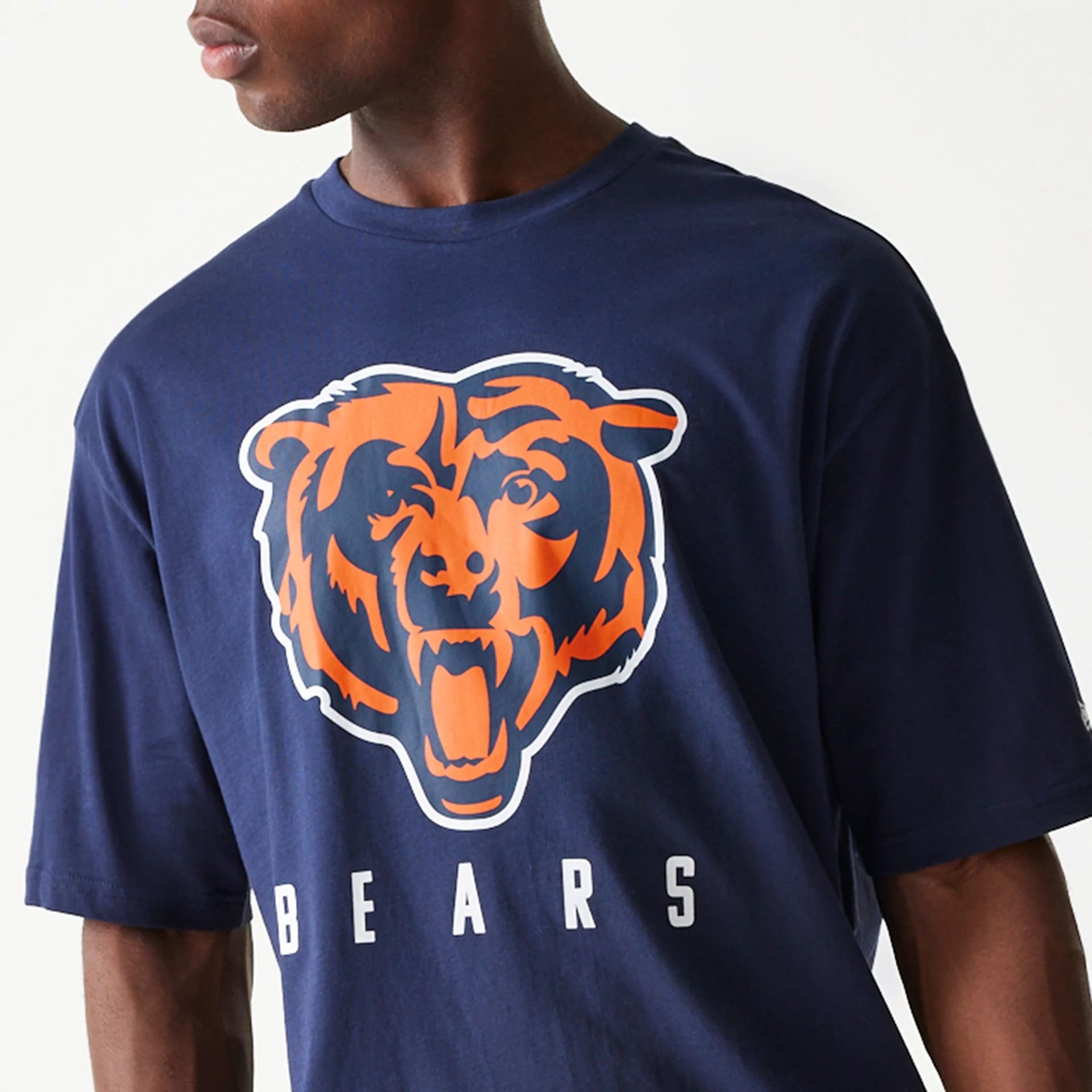 The Male model is wearing Chicago Bears NFL Games Slogan Navy Oversized T-Shirt 2