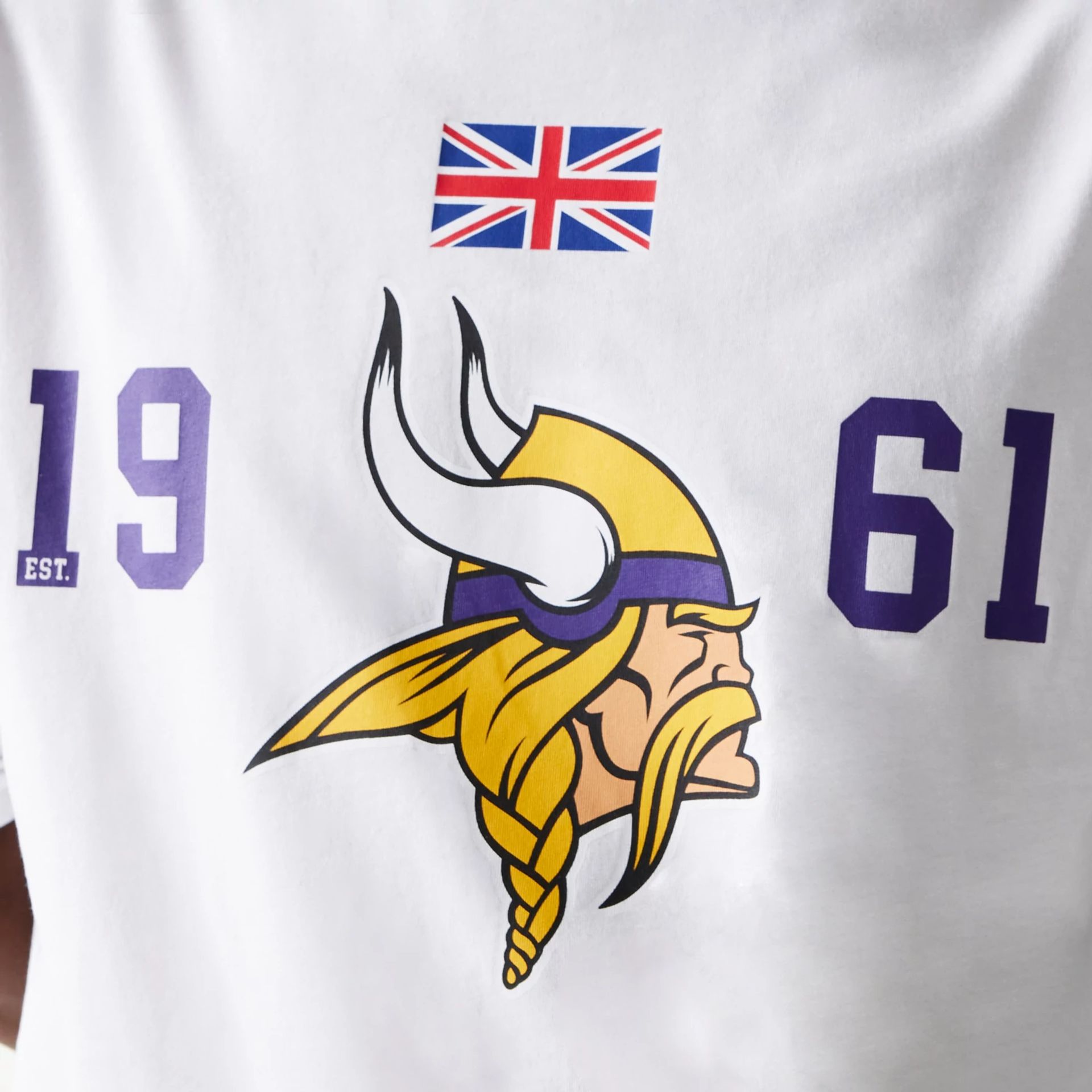 The Male model is wearing Minnesota Vikings NFL Games Square Arch White Oversized T-Shirt 5