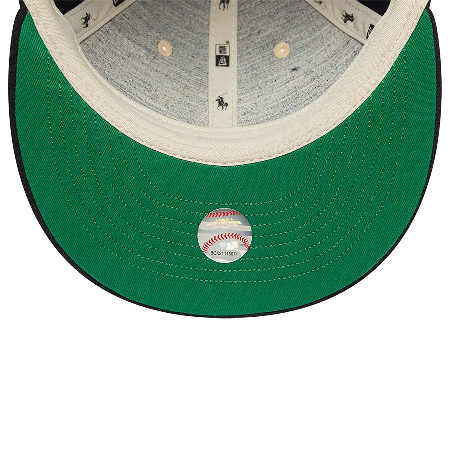 This is a Ralph Lauren x MLB New York Yankees Navy Retro Crown 9FIFTY Snapback Cap 3