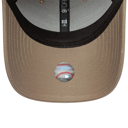 This is a Atlanta Braves Applique Logo Pastel Brown 9FIFTY A-Frame Adjustable Cap 7