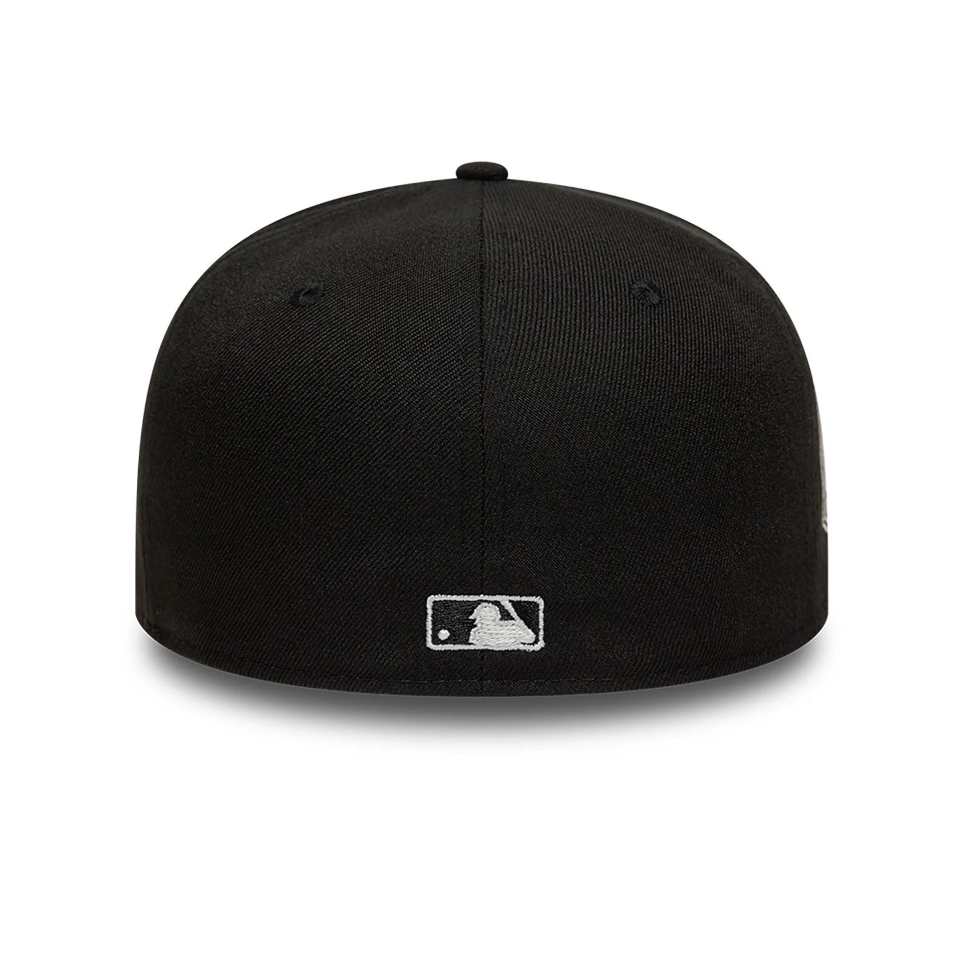 This is a New York Mets Halloween Glow In The Dark Black 59FIFTY Fitted Cap 5