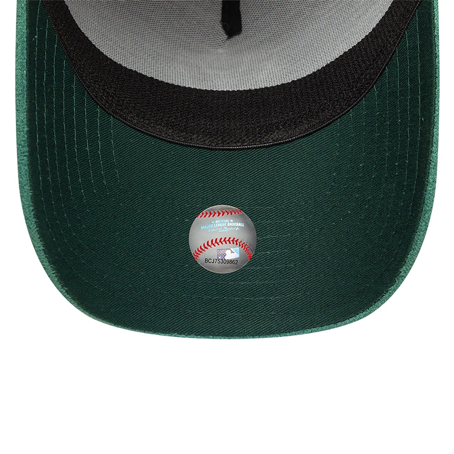 This is a New York Yankees MLB Suede Dark Green 39THIRTY A-Frame Stretch Fit Cap 4