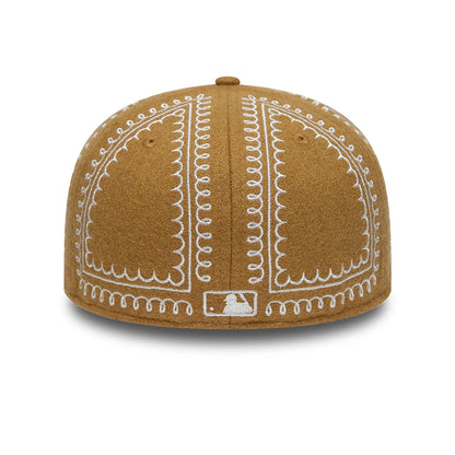 This is a New York Yankees Gingerbread Beige 59FIFTY Fitted Cap 4