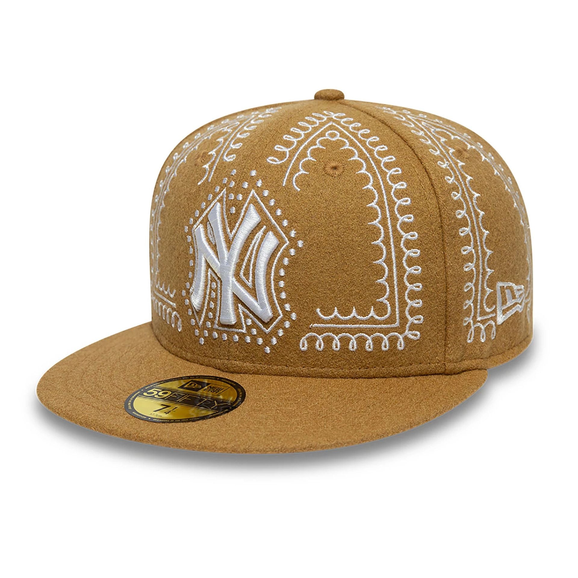 This is a New York Yankees Gingerbread Beige 59FIFTY Fitted Cap 1