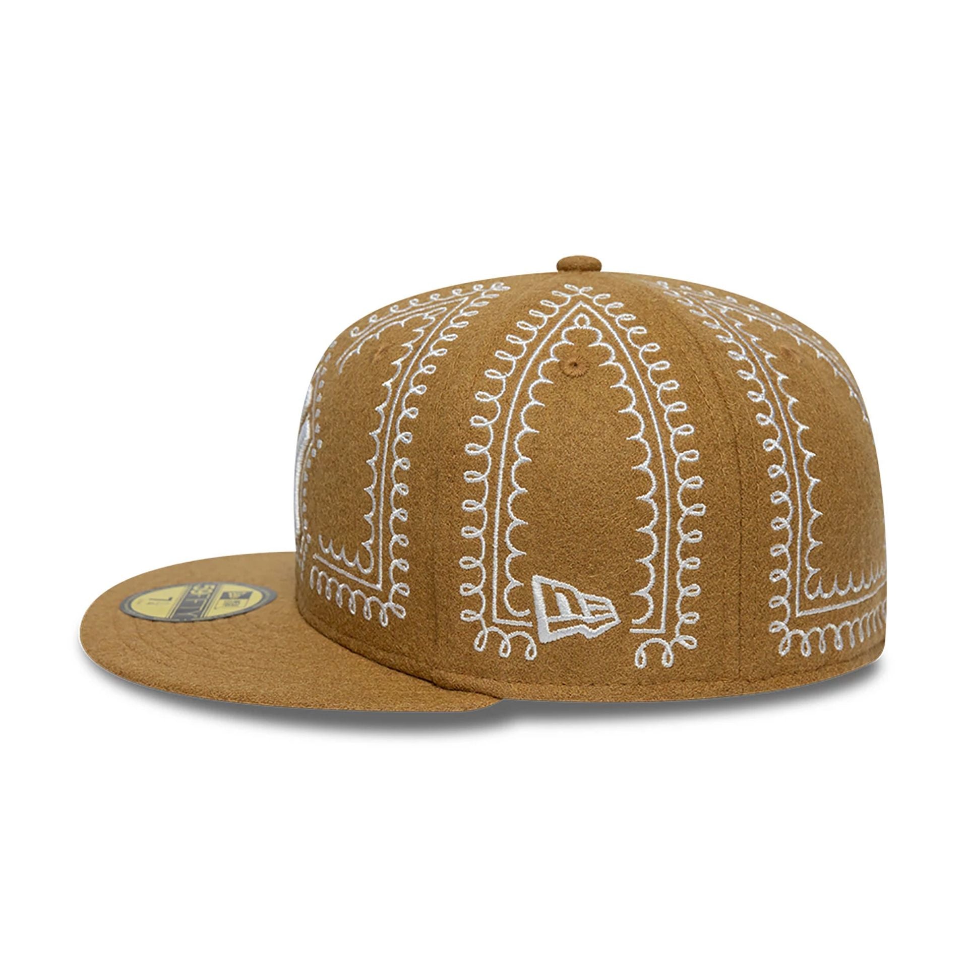 This is a New York Yankees Gingerbread Beige 59FIFTY Fitted Cap 7