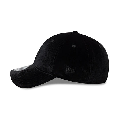 This is a LA Dodgers Tonal Velvet Black 9FORTY Adjustable Cap 5