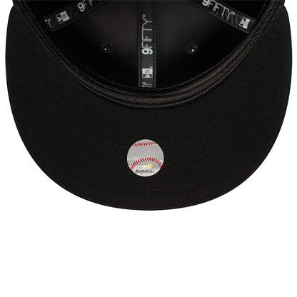 This is a Atlanta Braves Satin Lined Black 9FIFTY Snapback Adjustable Cap 7