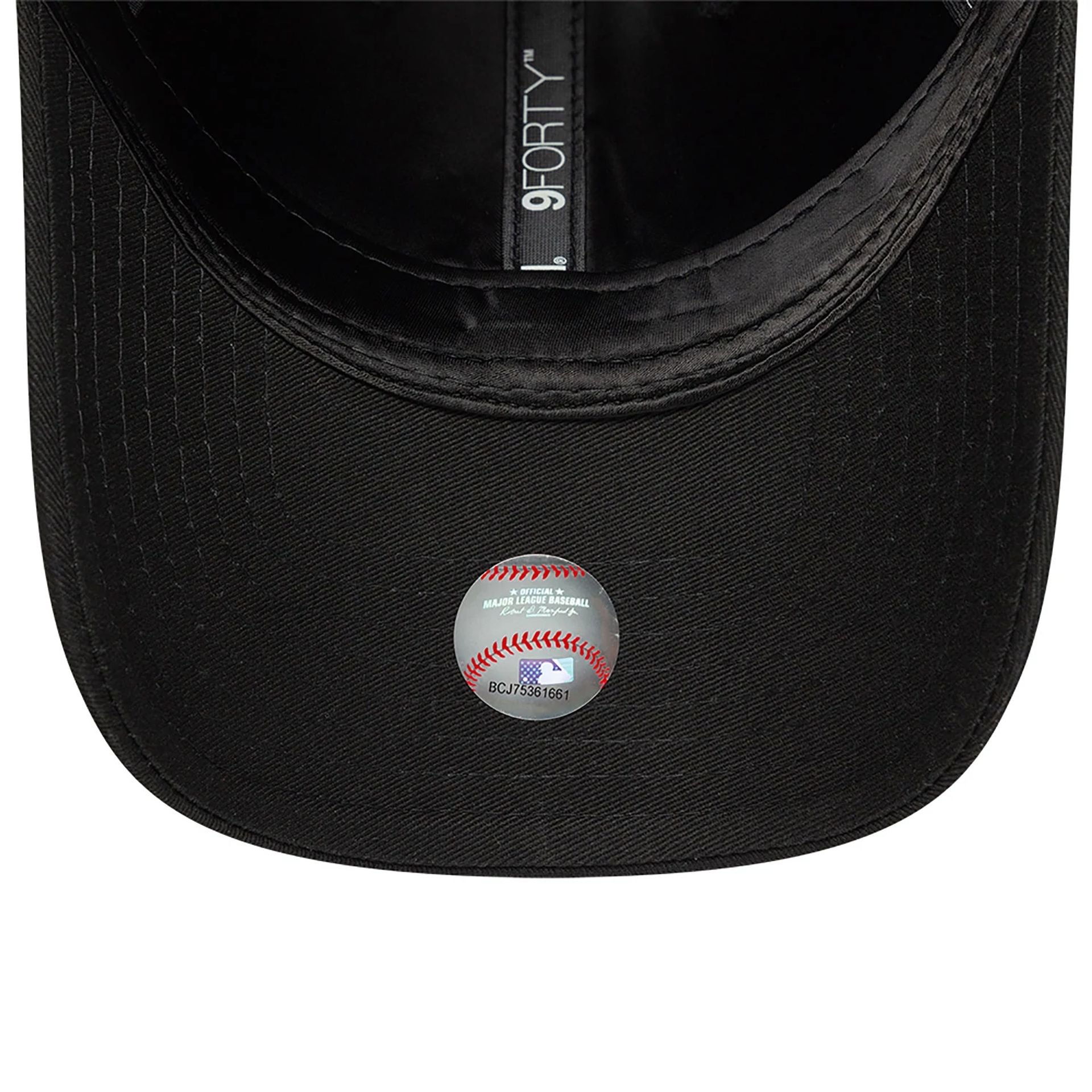 This is a LA Dodgers Satin Lined Black 9FORTY Adjustable Cap 7