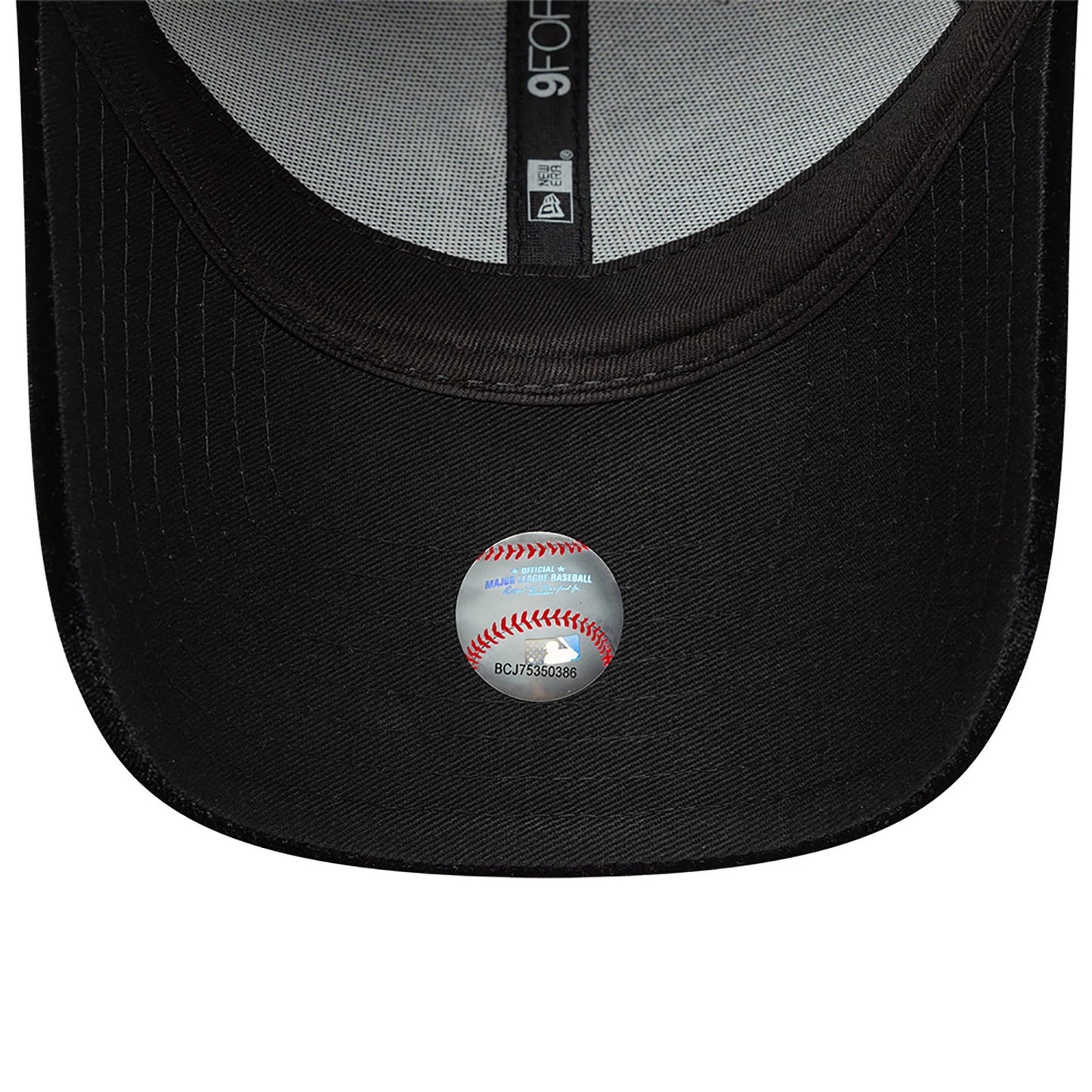 This is a New York Yankees Tonal Velvet Black 9FORTY Adjustable Cap 5