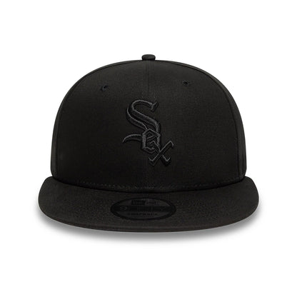 This is a Chicago White Sox Satin Lined Black 9FIFTY Snapback Adjustable Cap 2