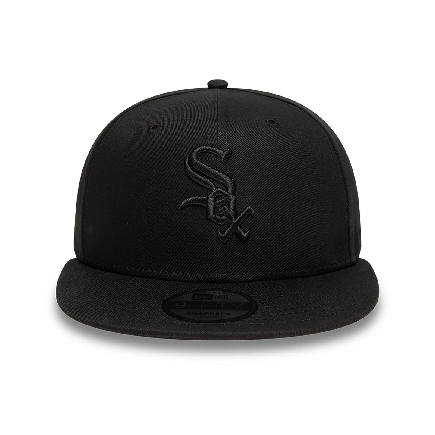 This is a Chicago White Sox Satin Lined Black 9FIFTY Snapback Adjustable Cap 2