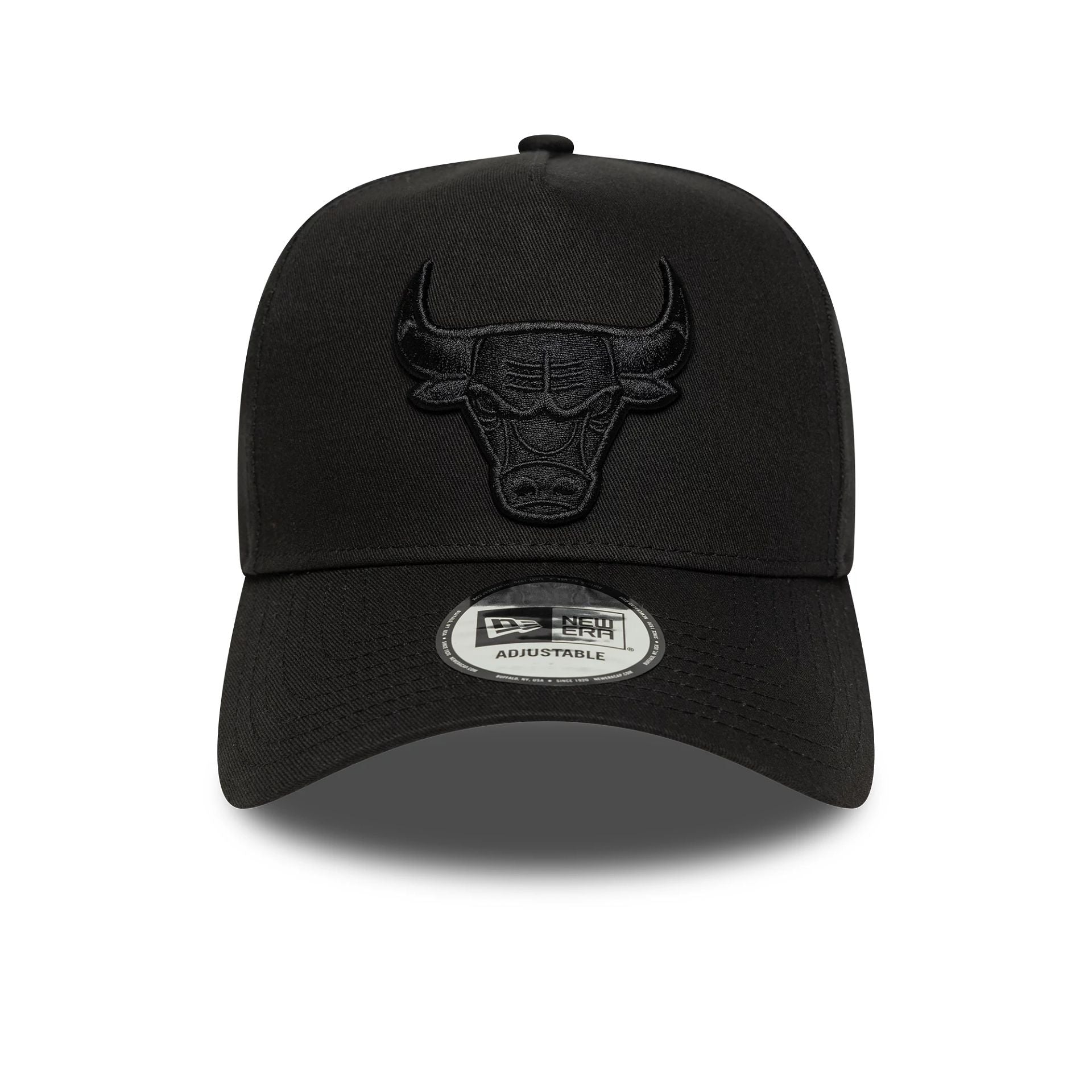 This is a Chicago Bulls NBA Essential Black 9FORTY E-Frame Adjustable Cap 2