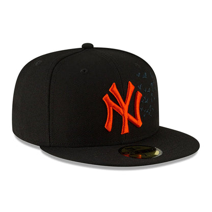 This is a New York Yankees Halloween Bats Black 59FIFTY Fitted Cap 3