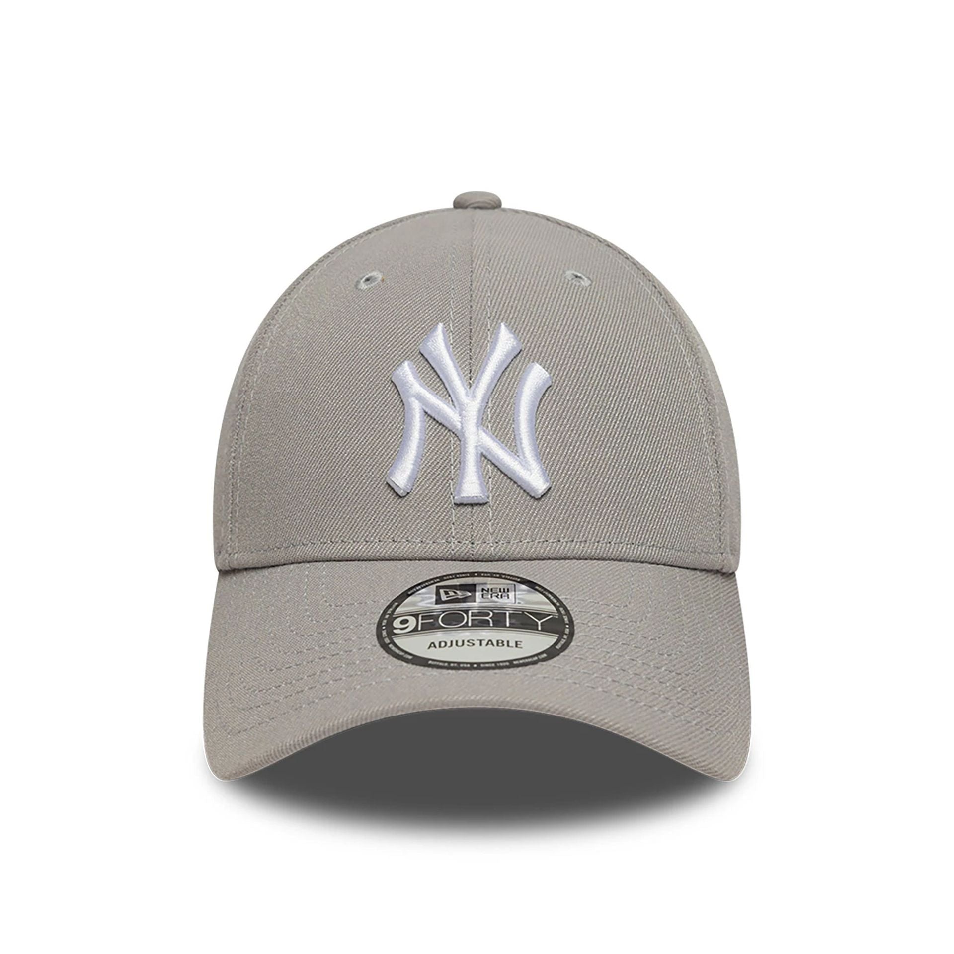 This is a New York Yankees Grey Pack Grey 9FORTY Snapback Cap 2