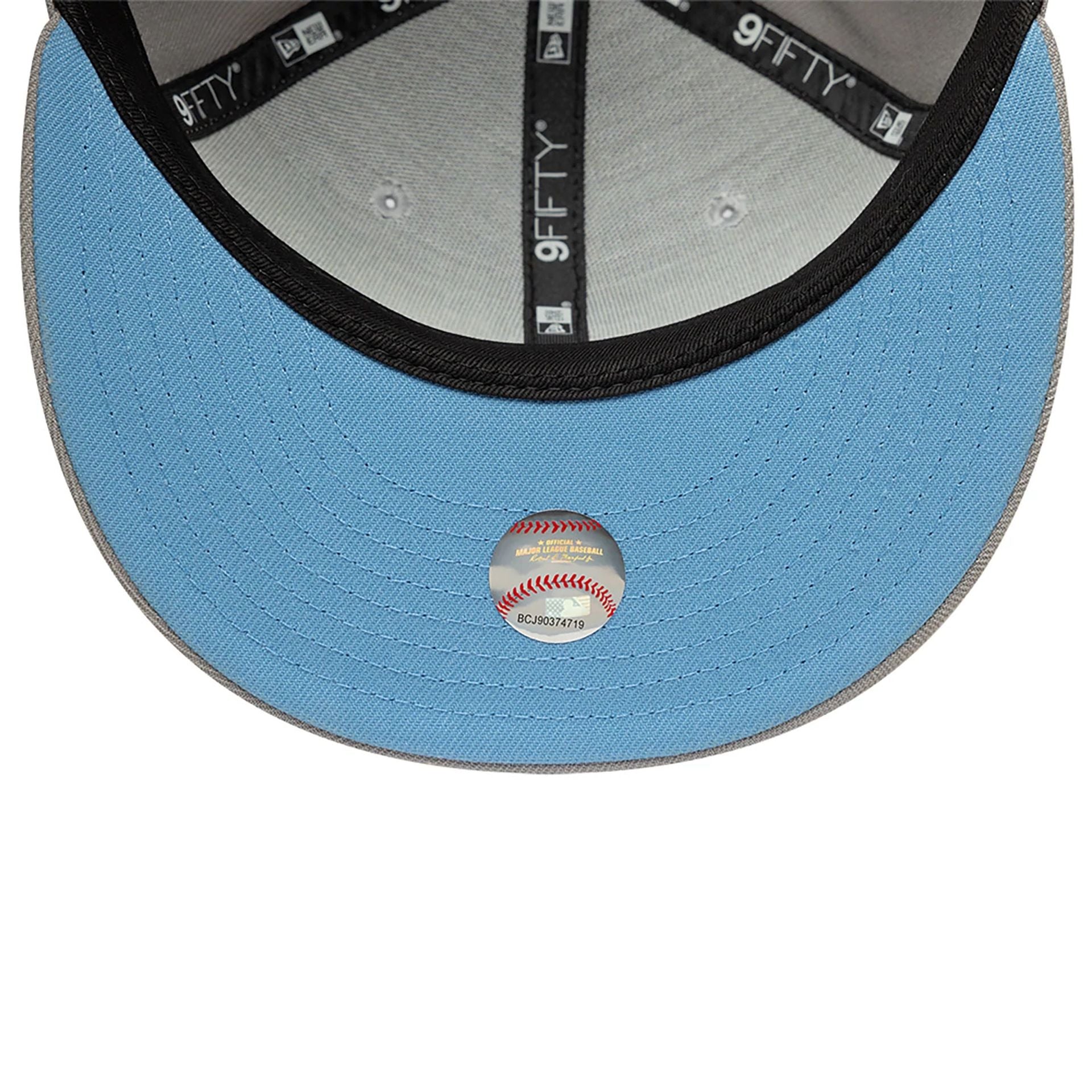 This is a LA Dodgers Grey 9FIFTY Snapback Cap 2