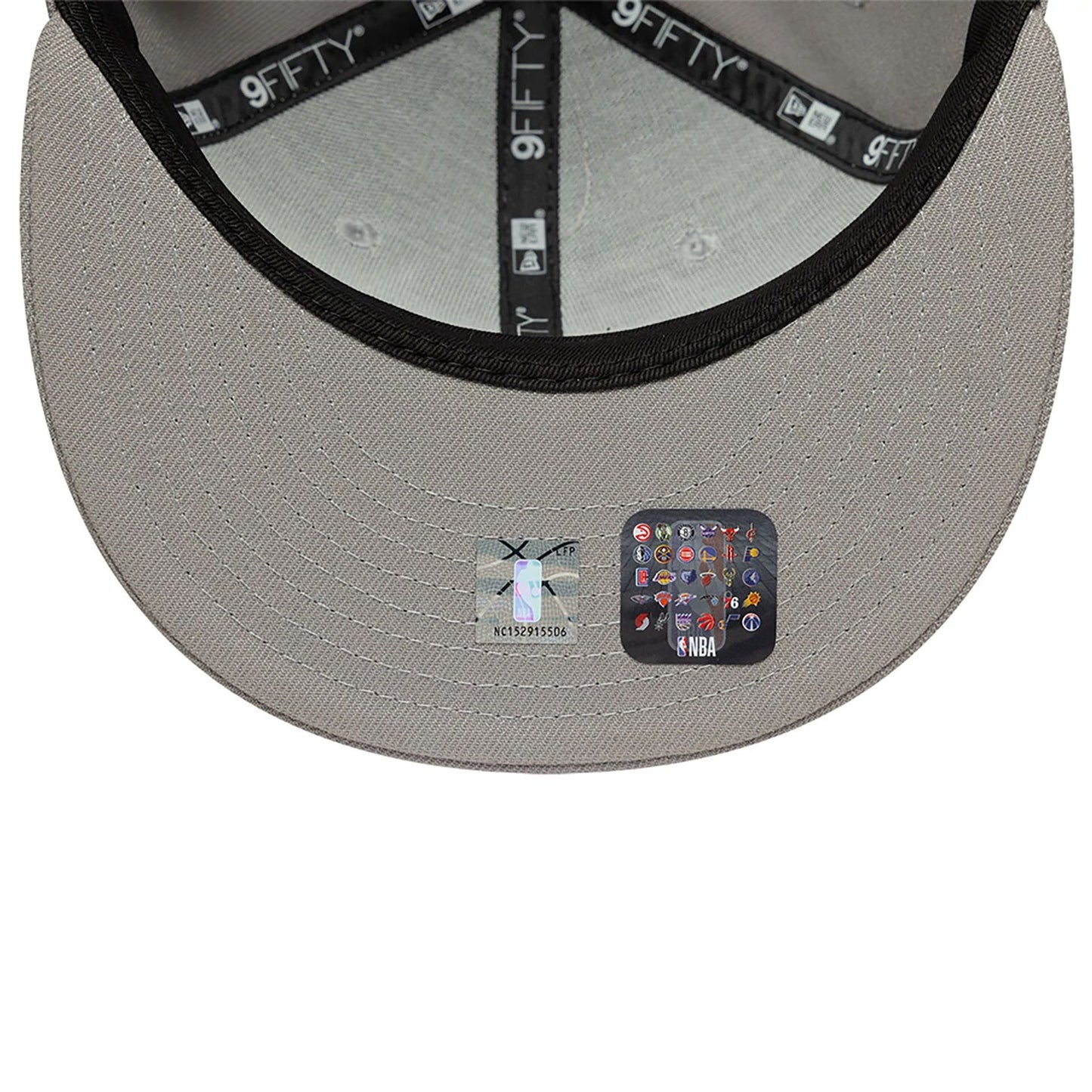 This is a Chicago Bulls Grey 9FIFTY Snapback Cap 4