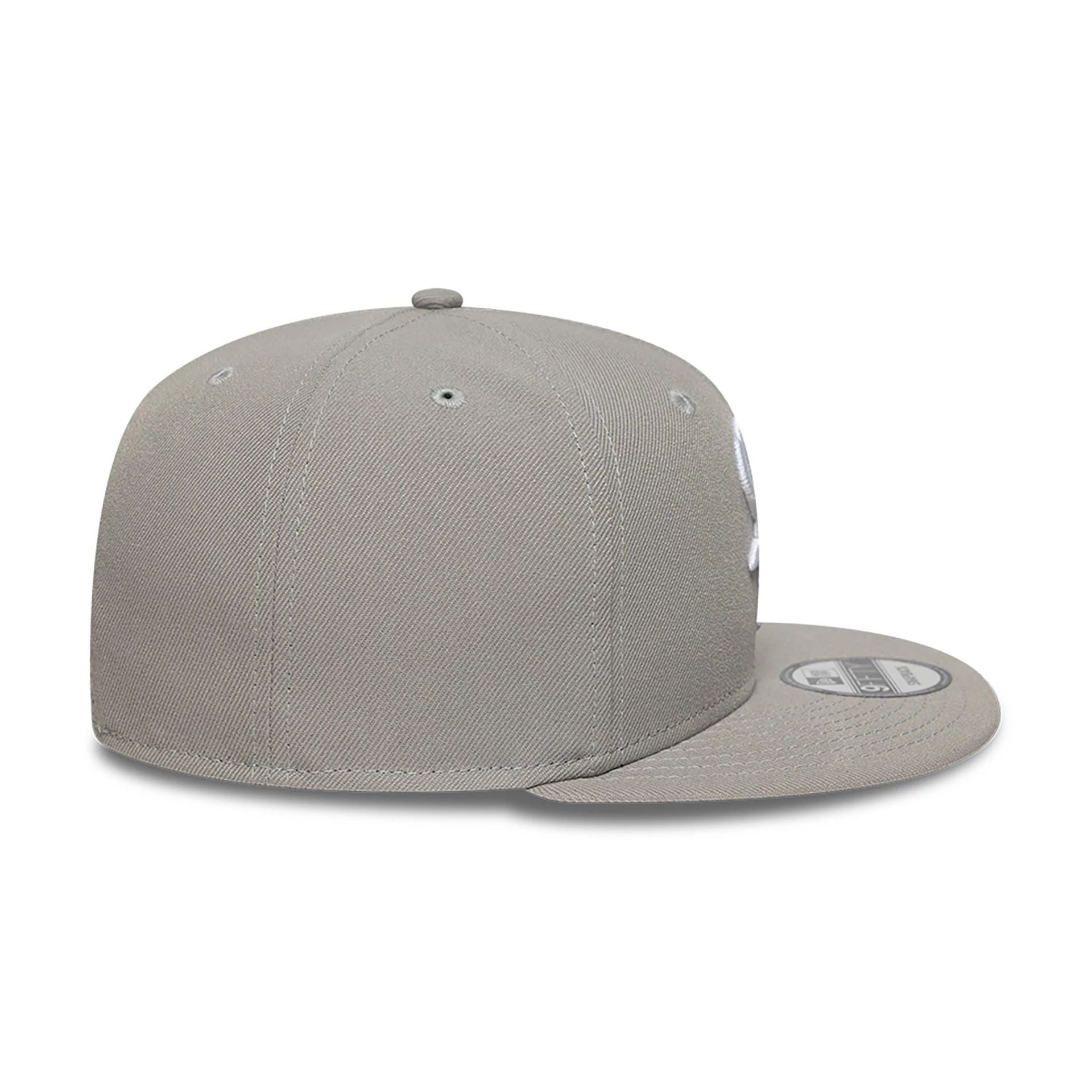 This is a Chicago White Sox Grey 9FIFTY Snapback Cap 6