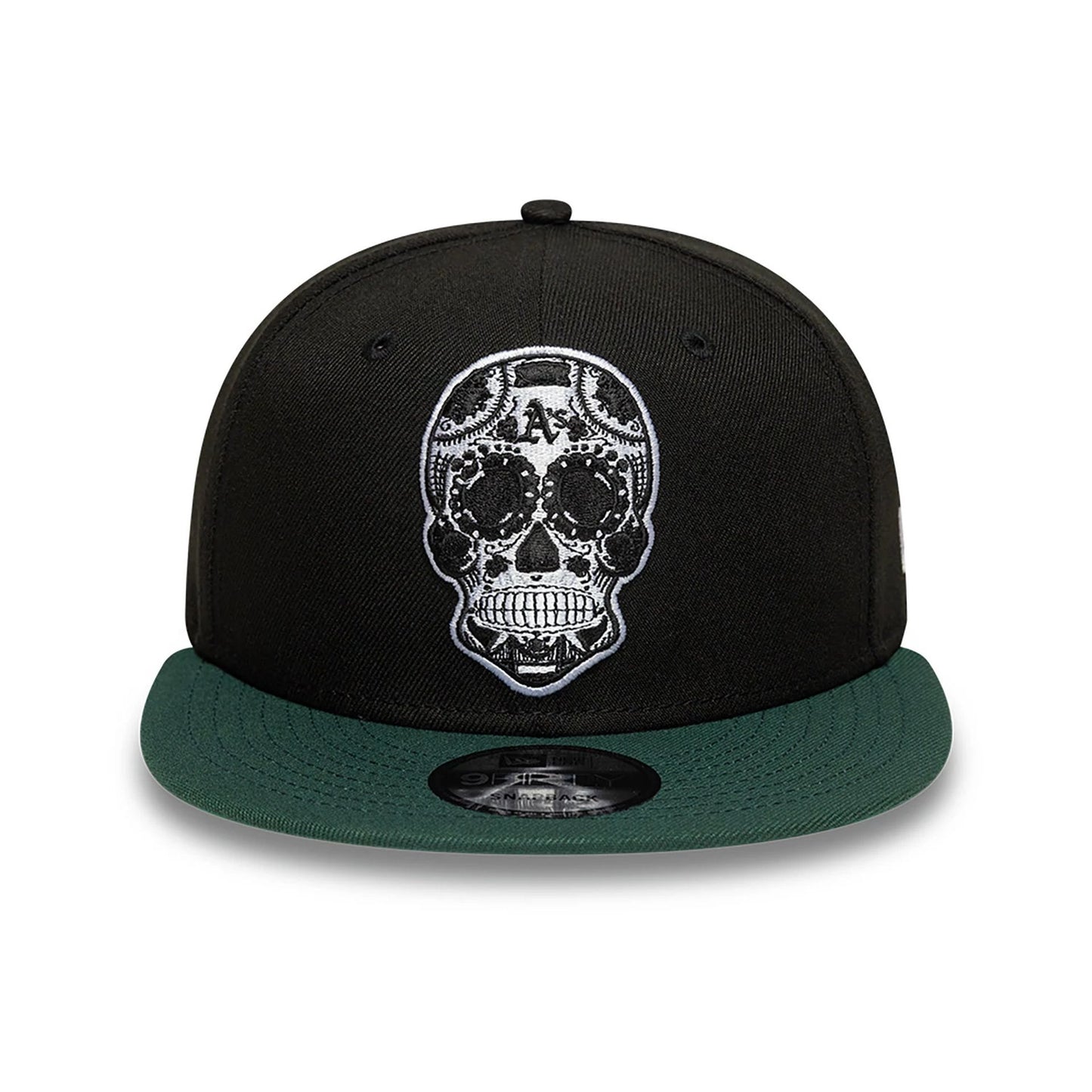 This is a Oakland Athletics MLB Skull Black 9FIFTY Snapback Cap 3