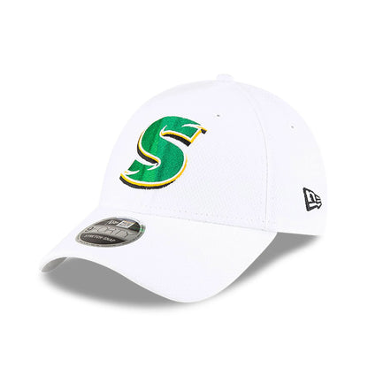 This is a Stinger LIV Golf White 9FORTY Stretch Snap Adjustable Cap 3