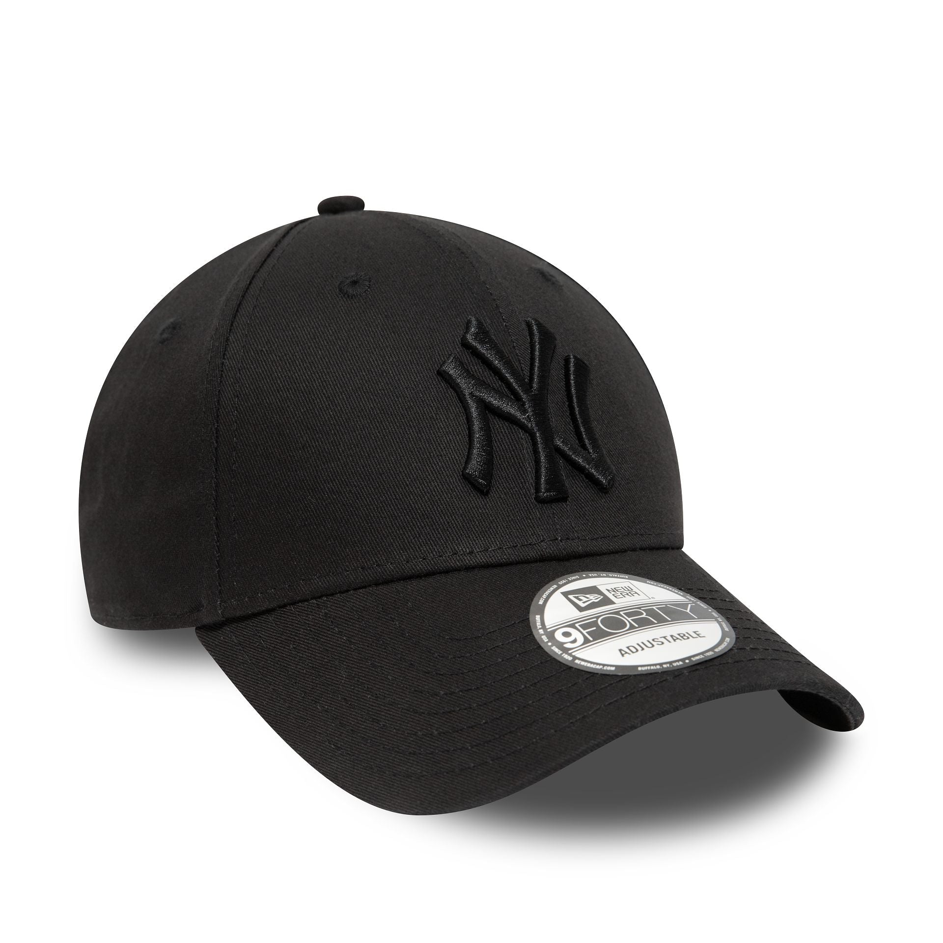 This is a New York Yankees Essential Black 9FORTY Cap 3