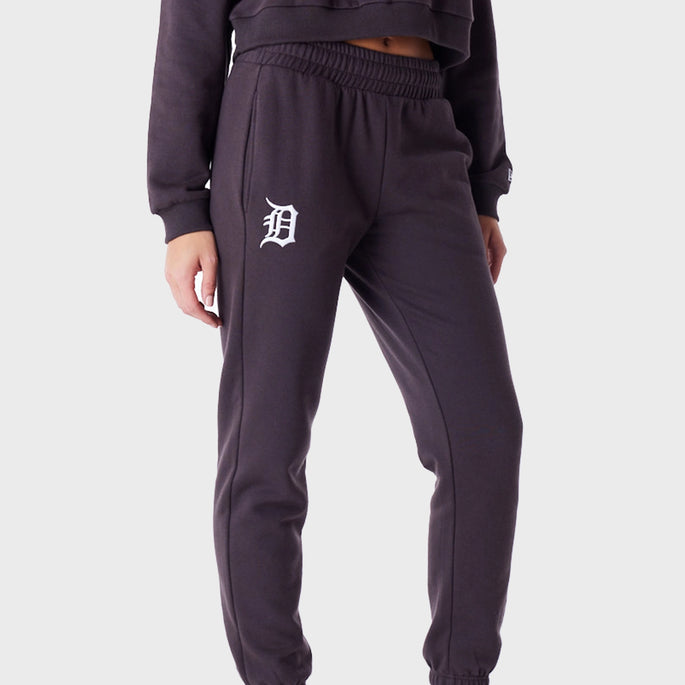 woman wearing detroit tigers brown joggers