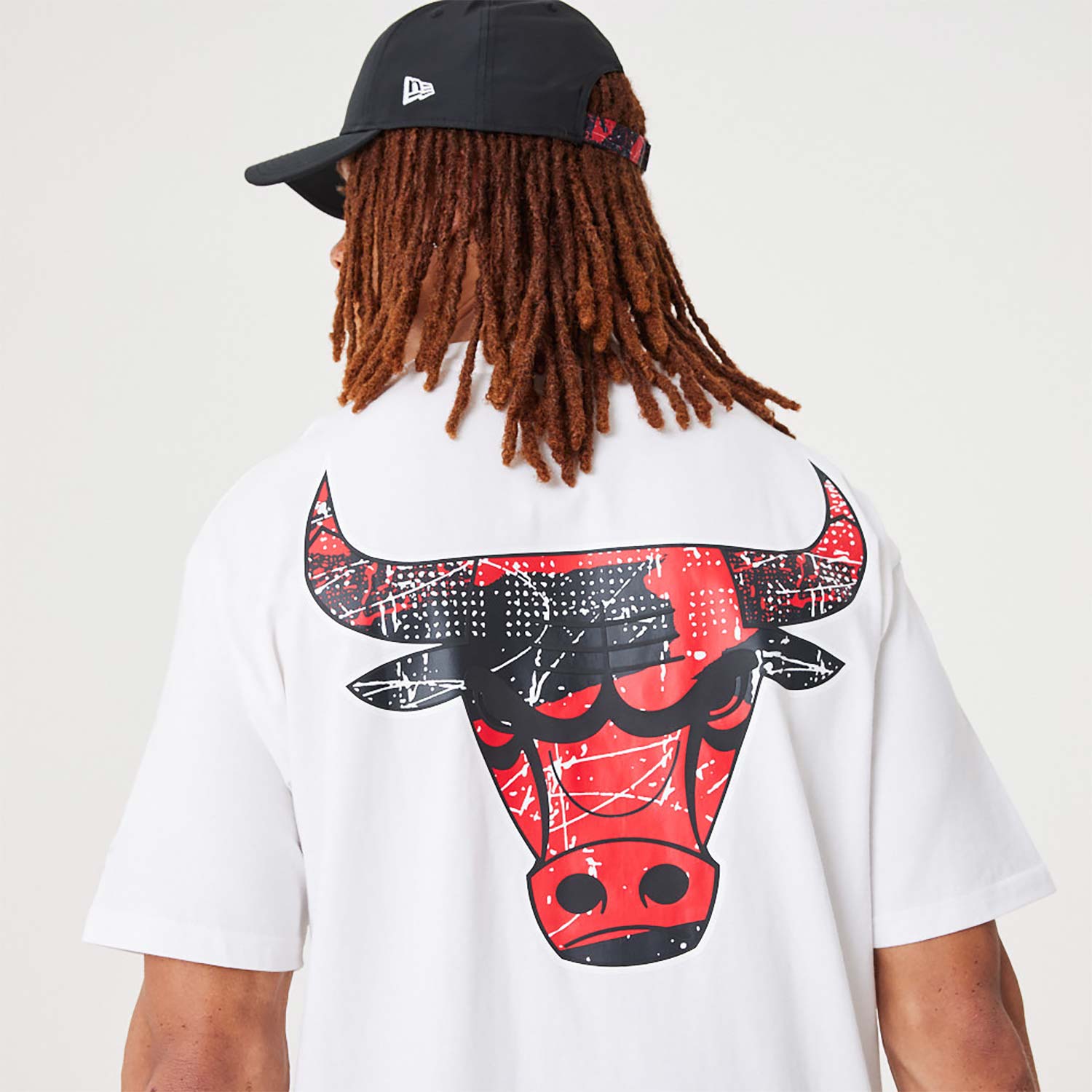 Chicago Bulls NBA Infill Team Logo White Oversized T-Shirt