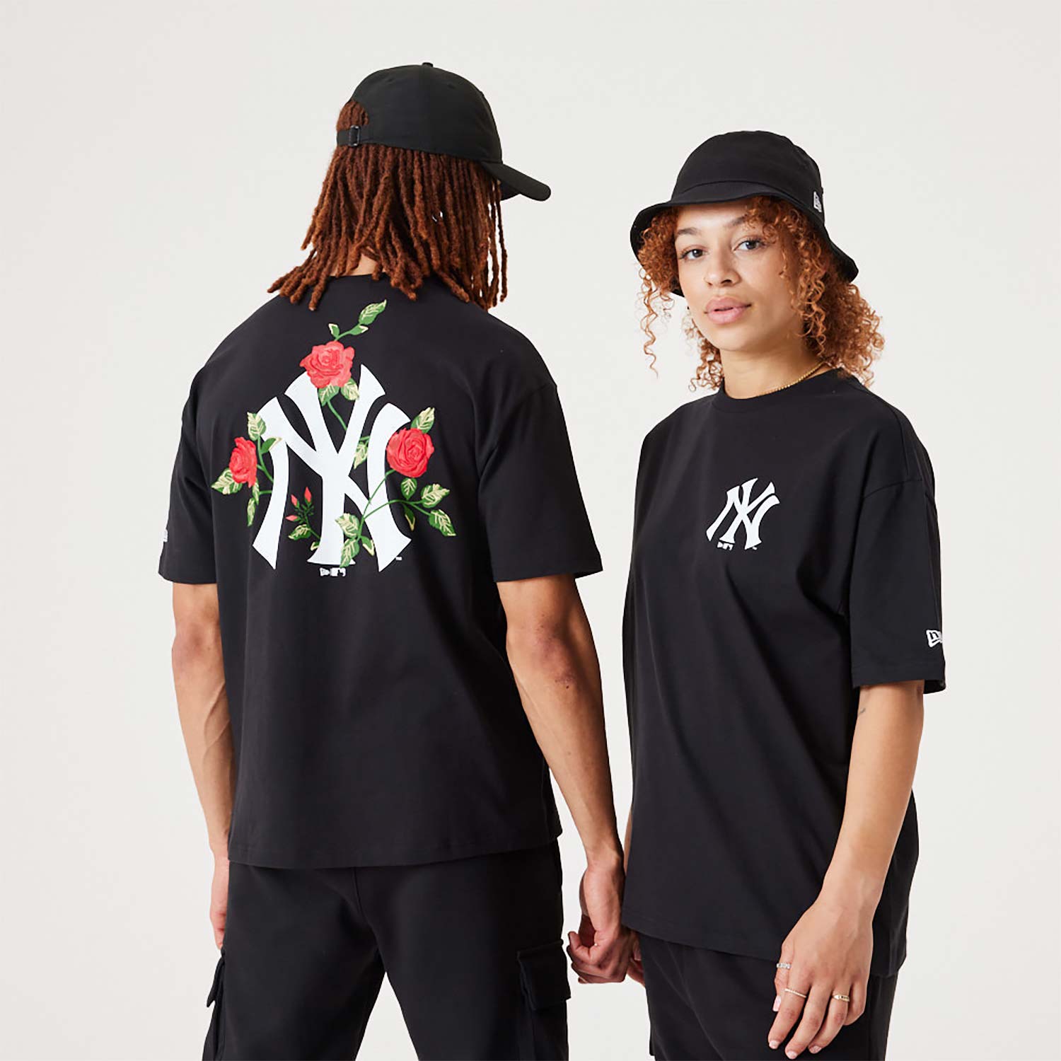 Official New Era MLB Floral Graphic New York Yankees Black Oversized Tee  B9266_578 B9266_578
