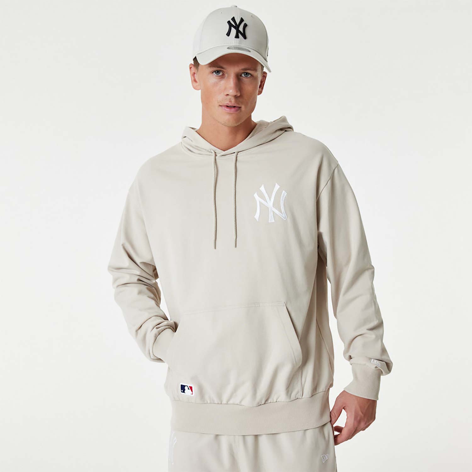 New York Yankees League Essential Cream Oversized Pullover Hoodie