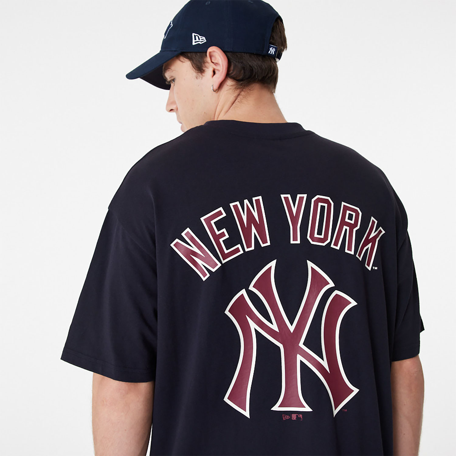 New York Yankees MLB Large Logo Oversized Navy T-Shirt