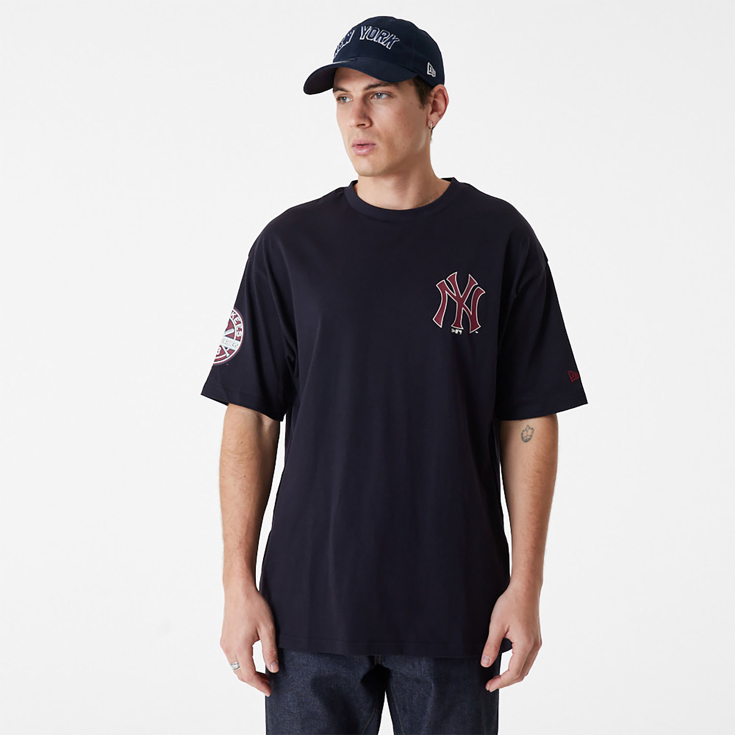 New York Yankees MLB Large Logo Oversized Navy T-Shirt