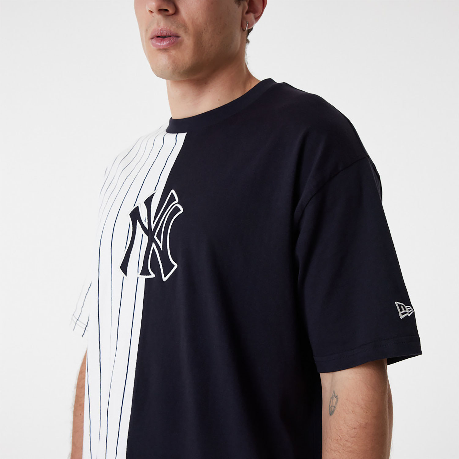 New York Yankees MLB Half Striped Oversized Black and White T-Shirt