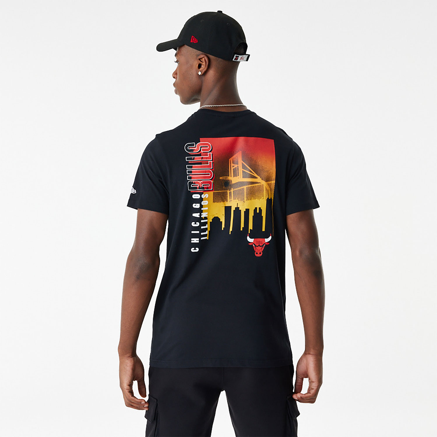 Chicago Bulls Skyline Graphic Black T-Shirt