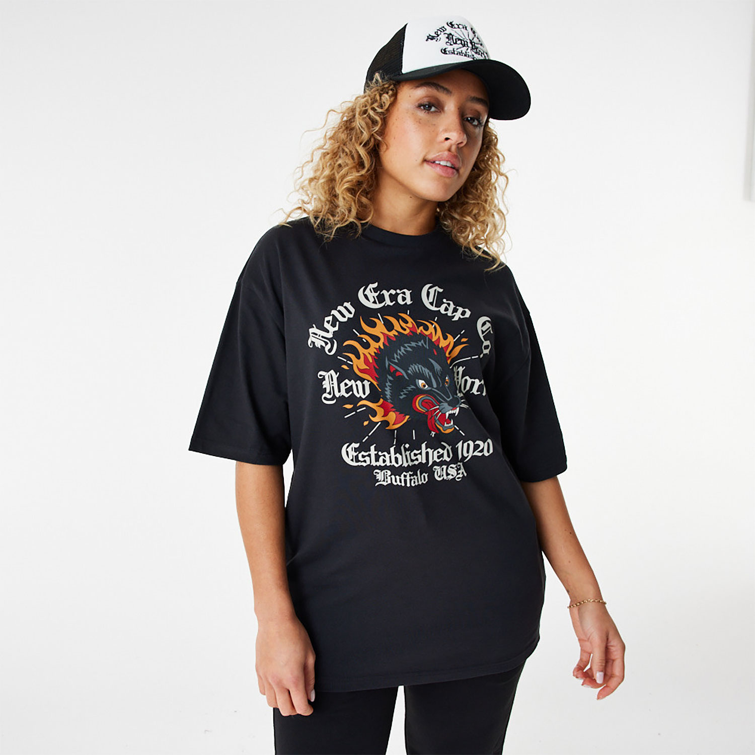 New Era Graphic Flaming Wolf Black Oversized T-Shirt