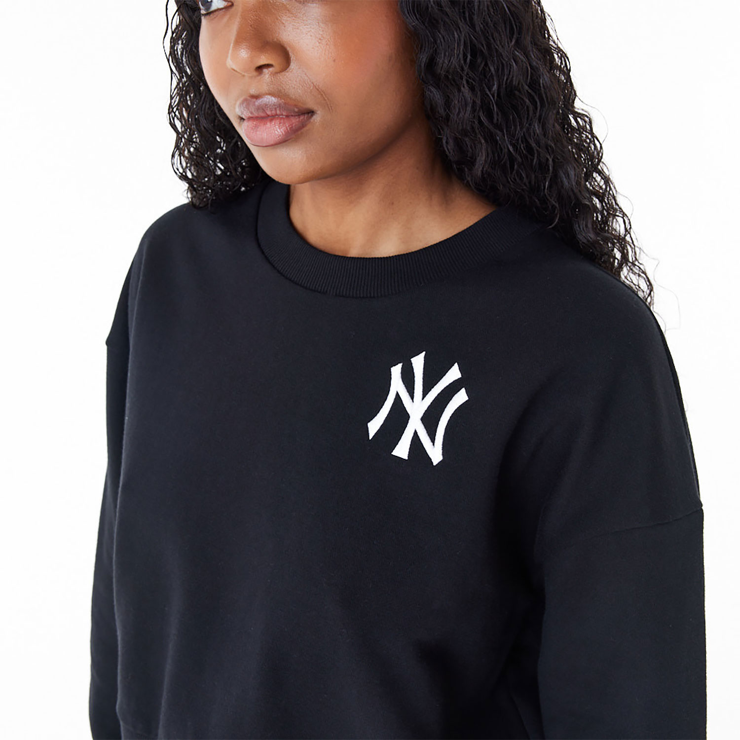 New York Yankees Womens MLB Lifestyle Black Crop Crew Neck Sweatshirt