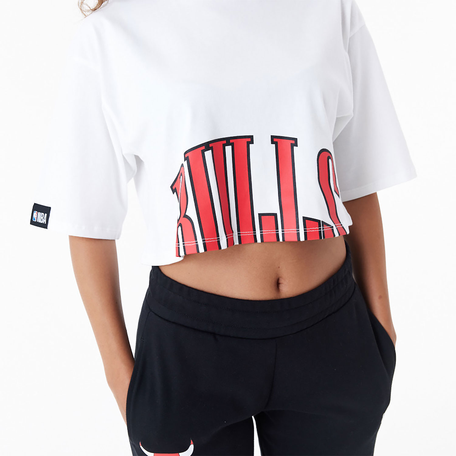 Chicago Bulls Womens NBA Team Wordmark White Crop T-Shirt