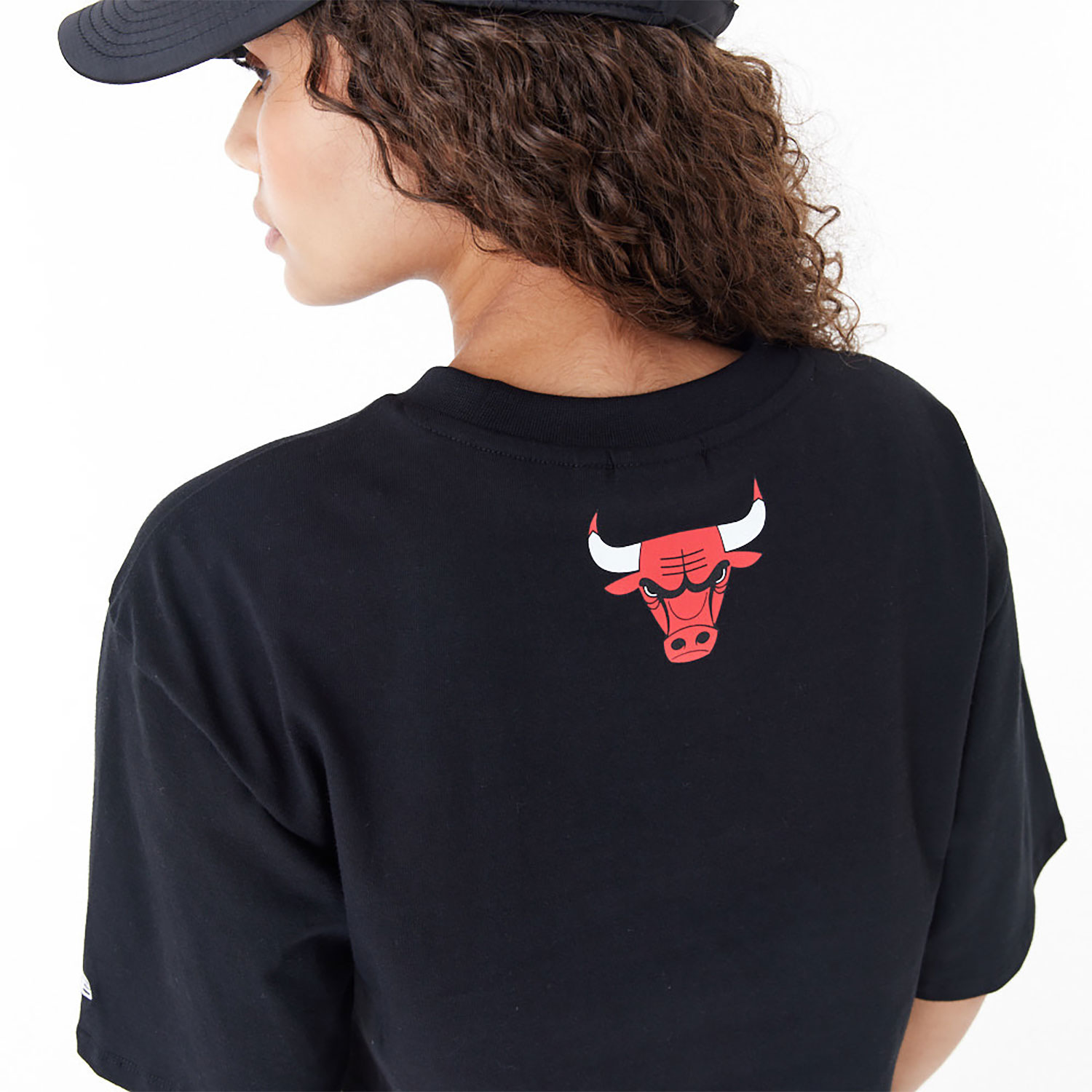 Chicago Bulls Womens NBA Team Wordmark Black Crop T-Shirt
