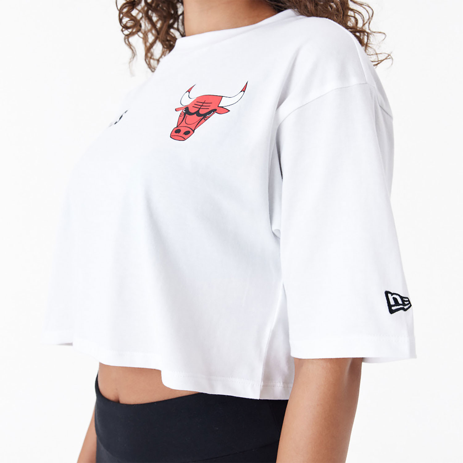 Chicago Bulls Womens NBA Team Logo White Crop T-Shirt