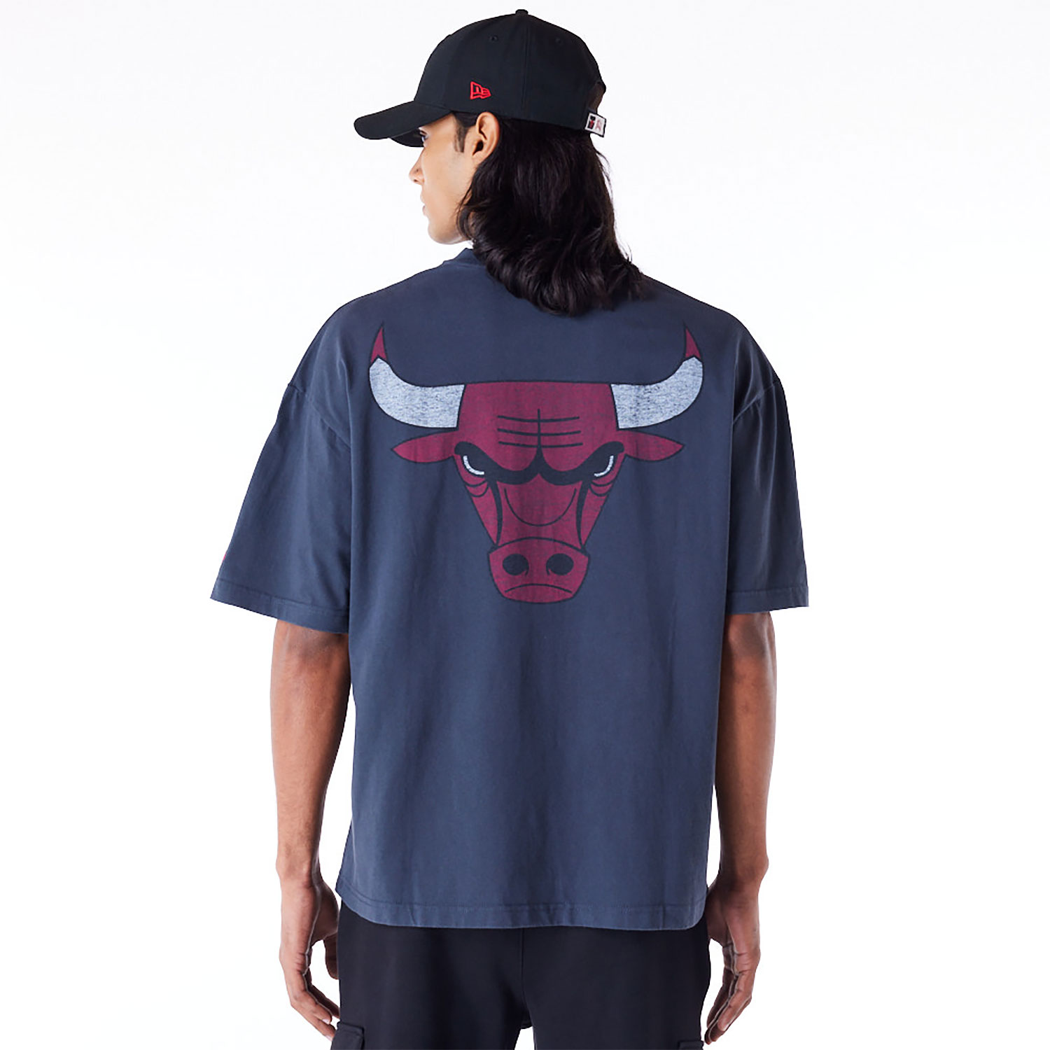 Chicago Bulls Oversized Logo Essential Black T-Shirt