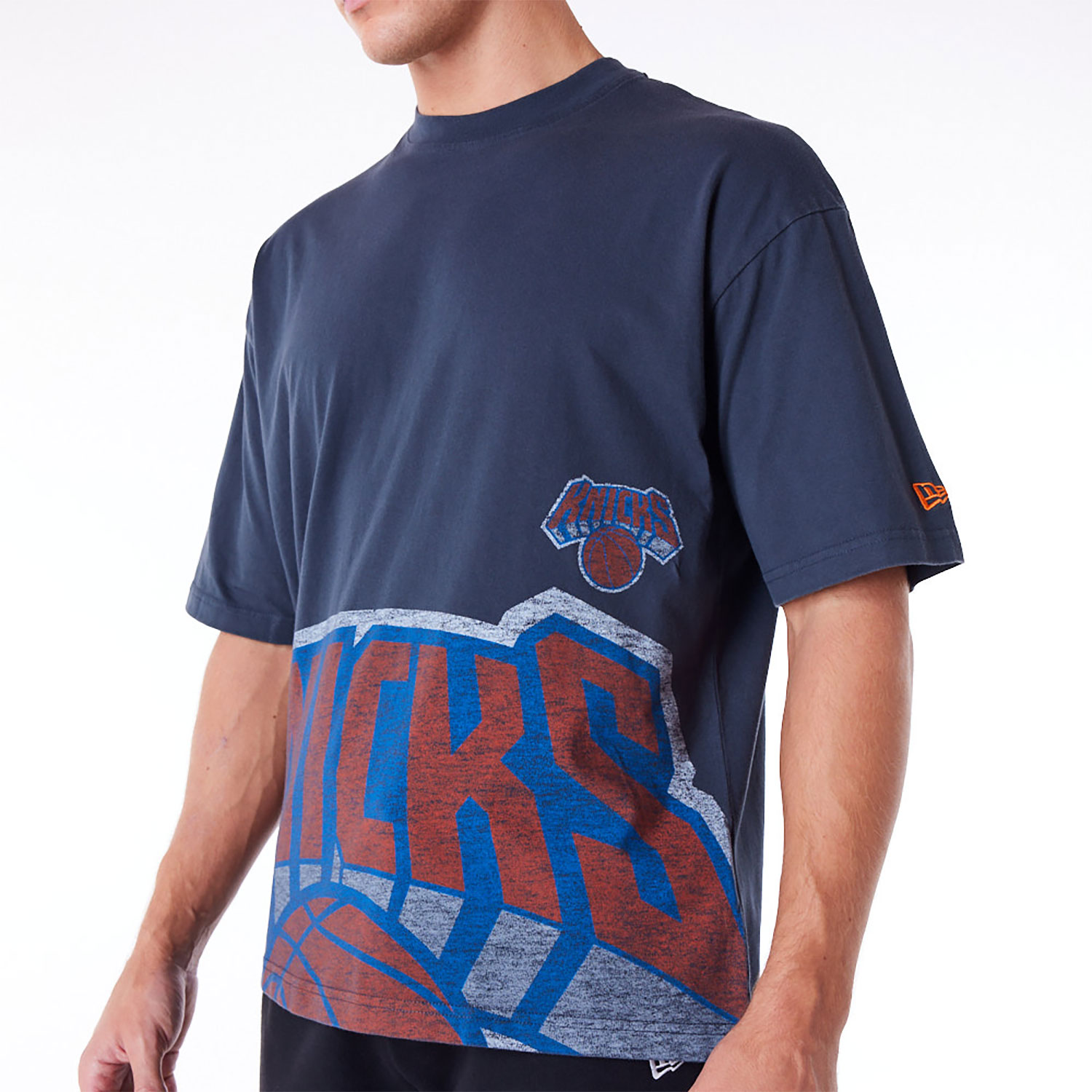 New York Knicks Oversized Logo Essential Black T-Shirt