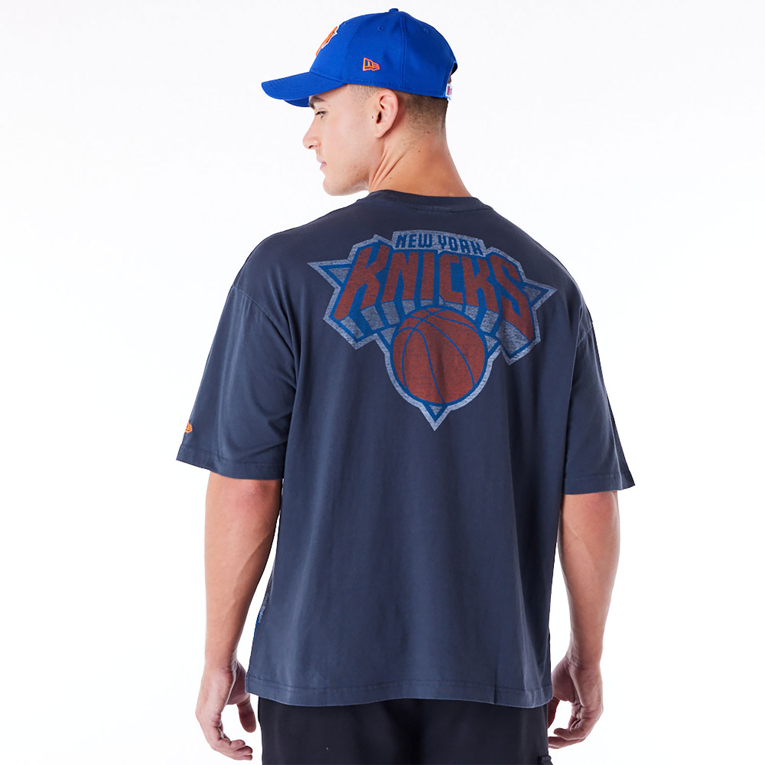 New York Knicks Oversized Logo Essential Black T-Shirt