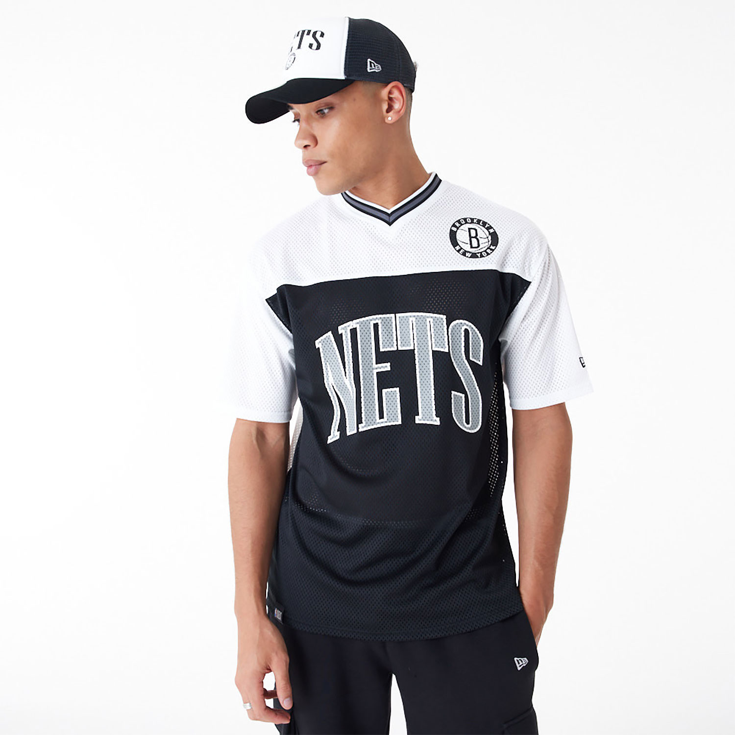 Brooklyn Nets NBA Arch Graphic Mesh Black Oversized T-Shirt