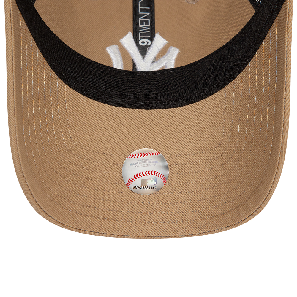 New York Yankees League Essential Light Beige 9TWENTY Adjustable Cap